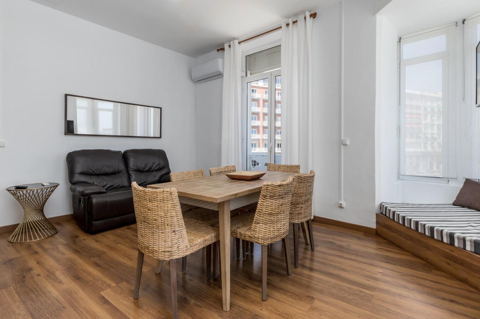 New Calabuig Apartaments บาเลนเซีย ภายนอก รูปภาพ